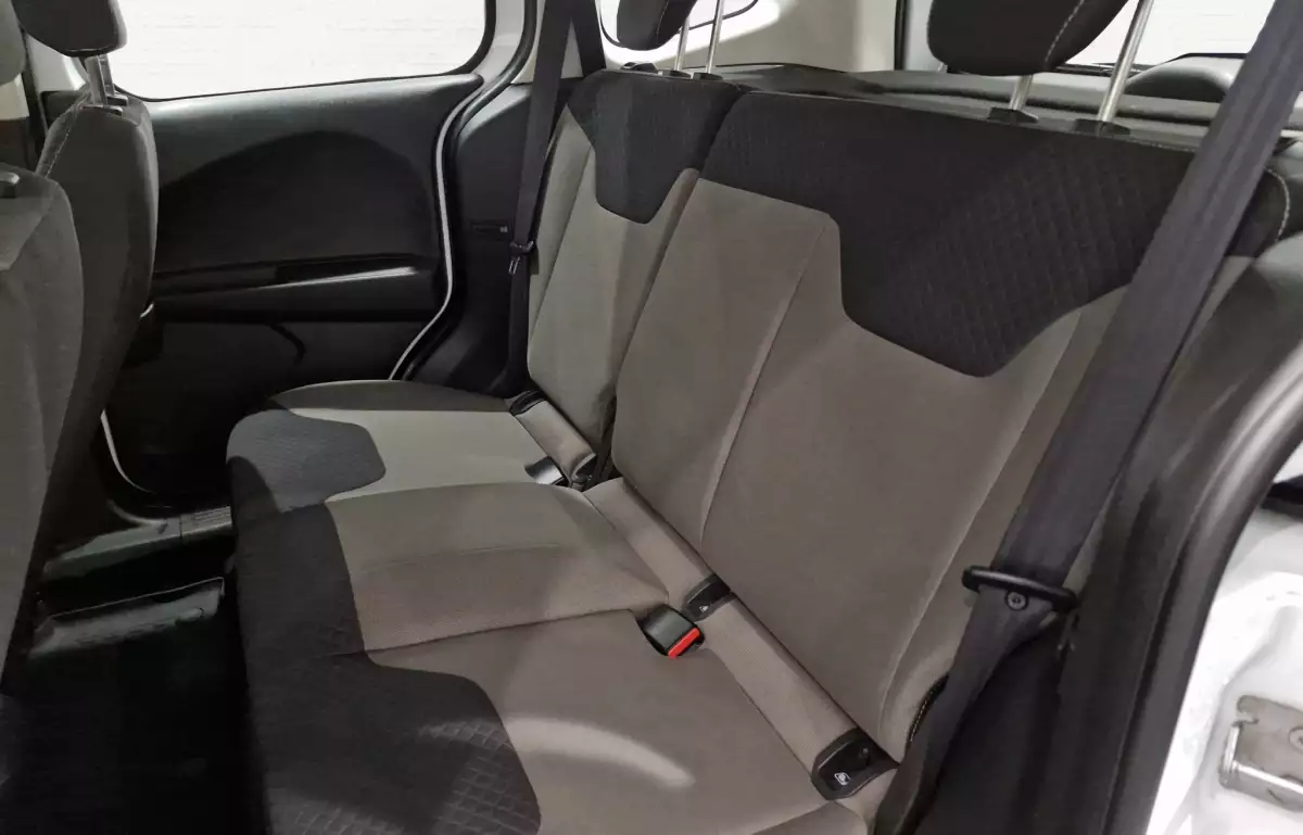 Ford Tourneo Courier 1.5 Tdci Deluxe 100HP